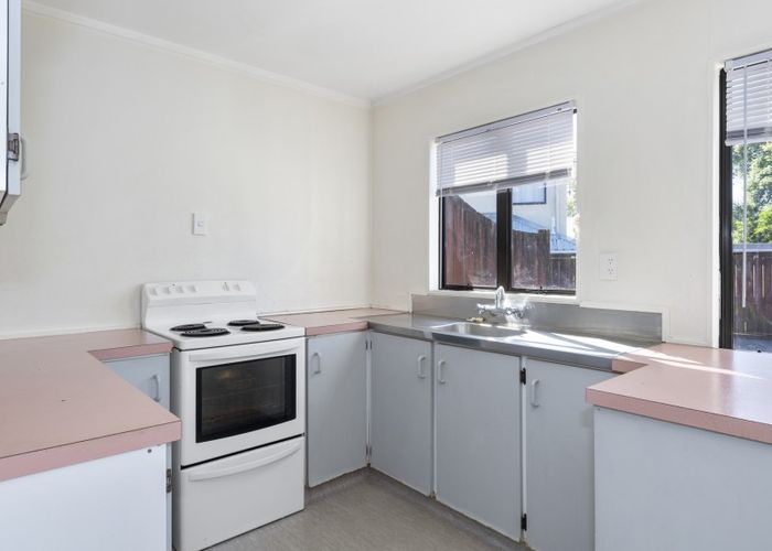  at 2/11 Robins Road, Judea, Tauranga