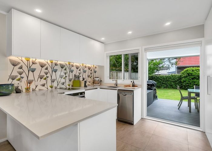  at 4/23 Oliver Street, Point Chevalier, Auckland