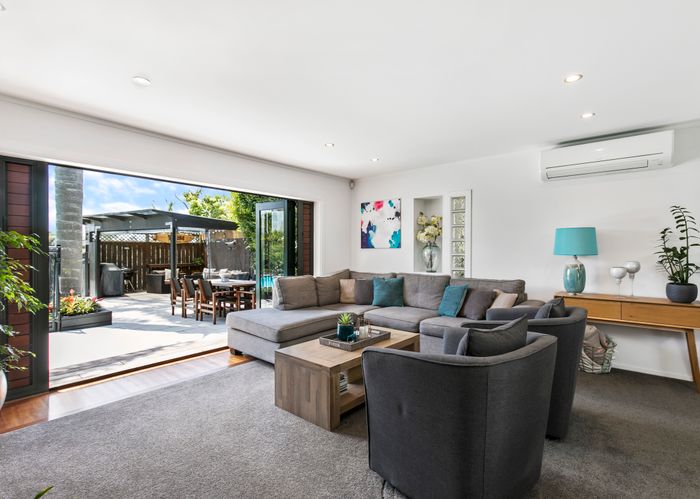  at 21 Sartors Avenue, Northcross, Auckland