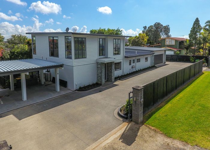  at 110 Simpson Road, Henderson Valley, Auckland