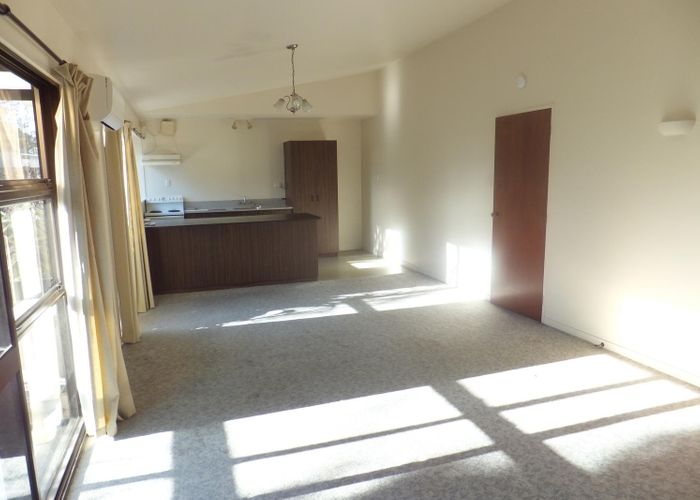  at 2/5 Crofton Road, Harewood, Christchurch