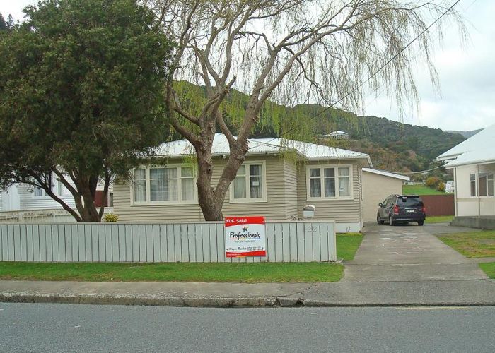  at 22 Nelson Crescent, Wainuiomata, Lower Hutt