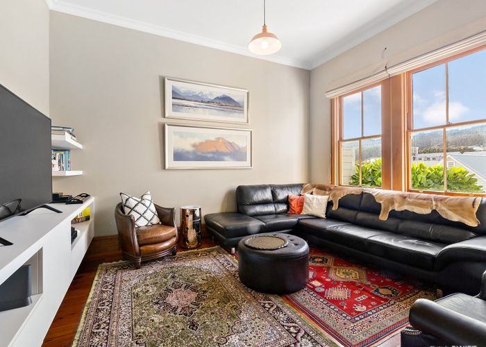  at 33 Myrtle Crescent, Mount Cook, Wellington