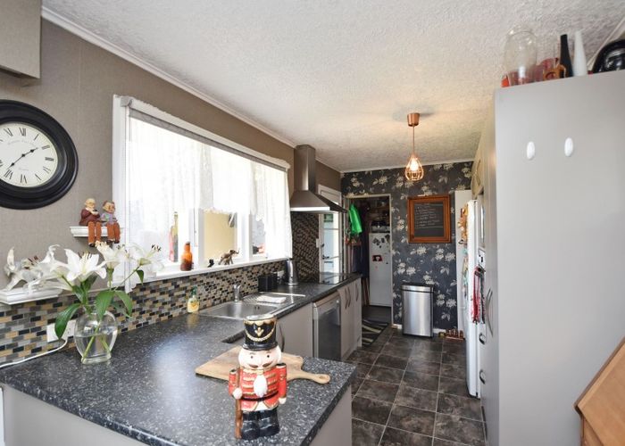  at 14 Dumbarton Place, Strathern, Invercargill