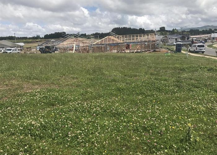  at 86 Puhirake Crescent, Pyes Pa, Tauranga