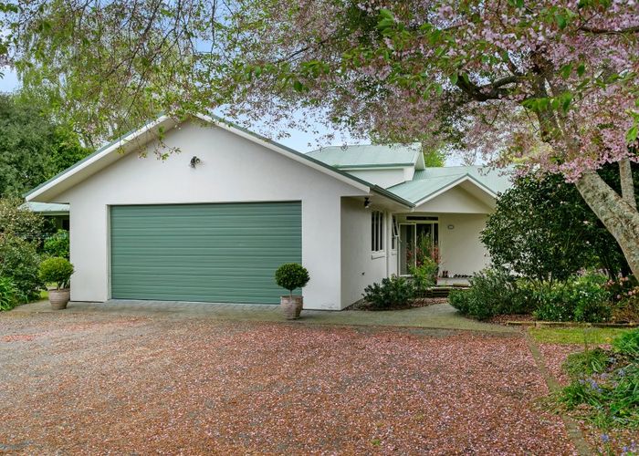  at 37 Cowley Drive, Leamington, Cambridge