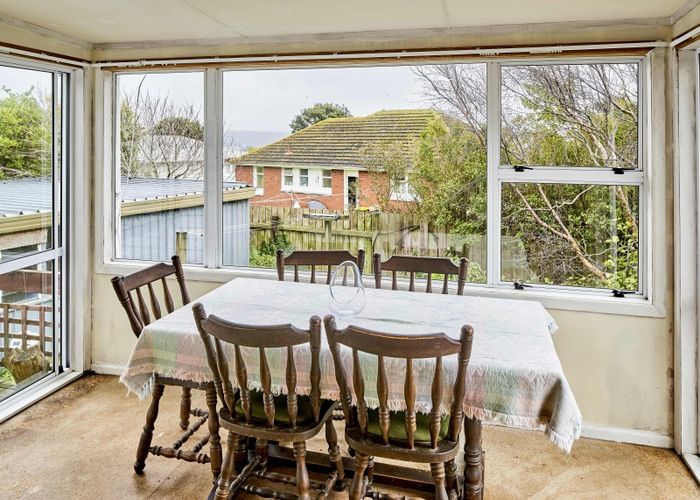  at 6 Marne Grove, Waitangirua, Porirua