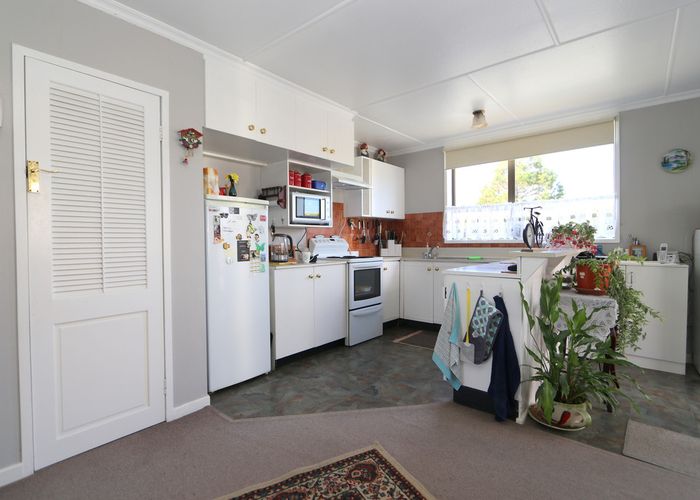  at 32 Oteramika Road, Rockdale, Invercargill