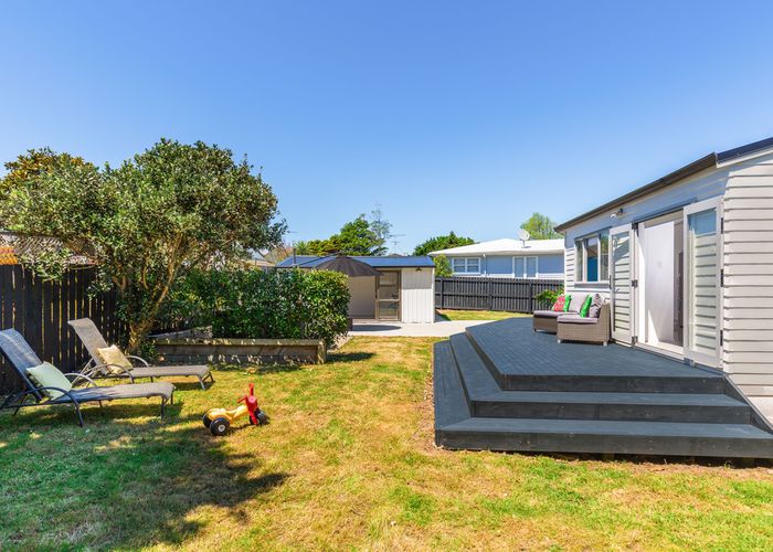  at 16 Gilpin Place, Beach Haven, Auckland
