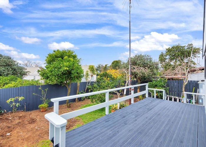  at 2/12 Cameron Place, Ranui, Auckland