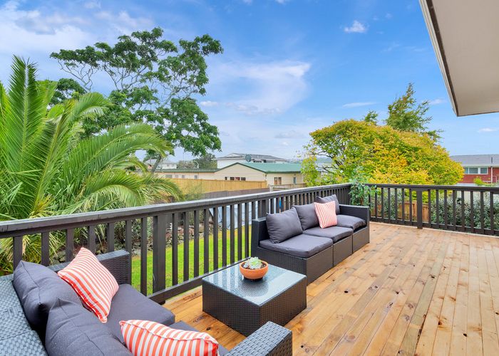 Free property data for 5 Sealand Place, Mangere Bridge, Auckland