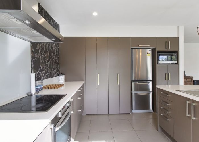  at 325 Fairview Road, Fairview