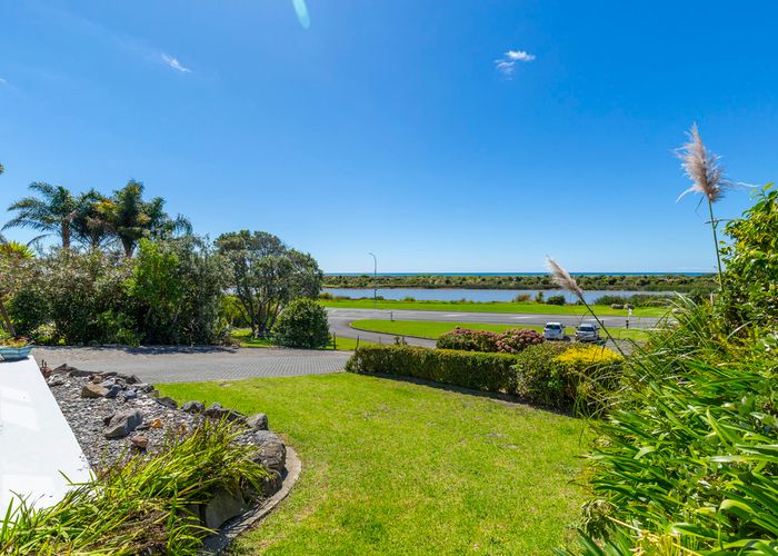  at 5 Onewairere Place, Matata, Whakatane