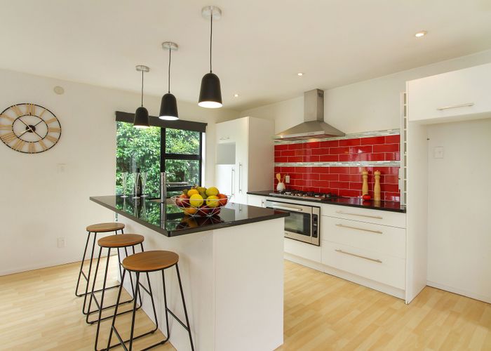  at 3/69A Chivalry Road, Glenfield, Auckland