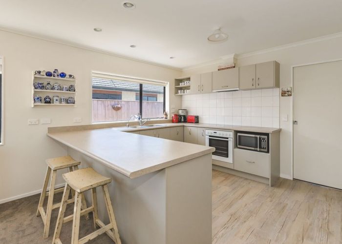  at 2 William Noel Place, Waikanae Beach, Waikanae