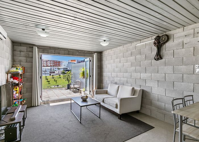  at 33R Charlotte Street, Eden Terrace, Auckland