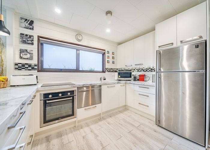  at 42 Rembrandt Avenue, Tawa, Wellington