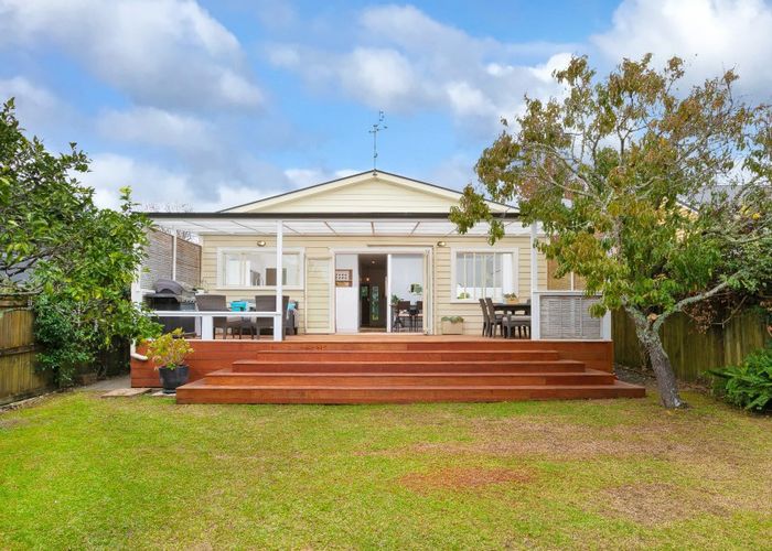  at 54 Dignan Street, Point Chevalier, Auckland