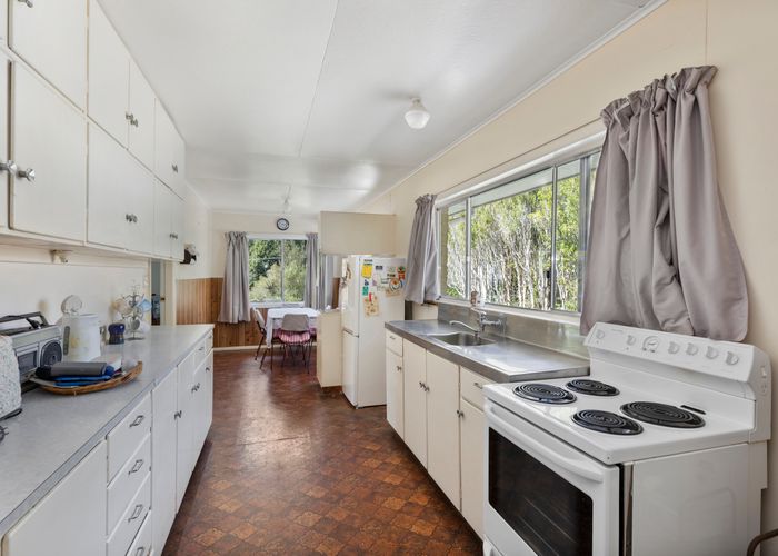  at 40 Elmslie Road, Pinehaven, Upper Hutt