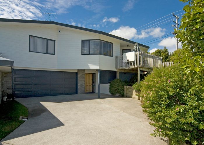  at 10 Carl Place, Unsworth Heights, Auckland