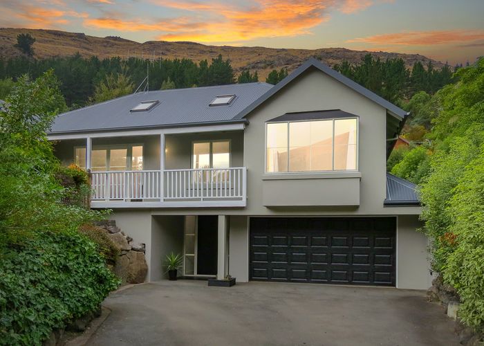  at 21 Cascade Place, Sumner, Christchurch