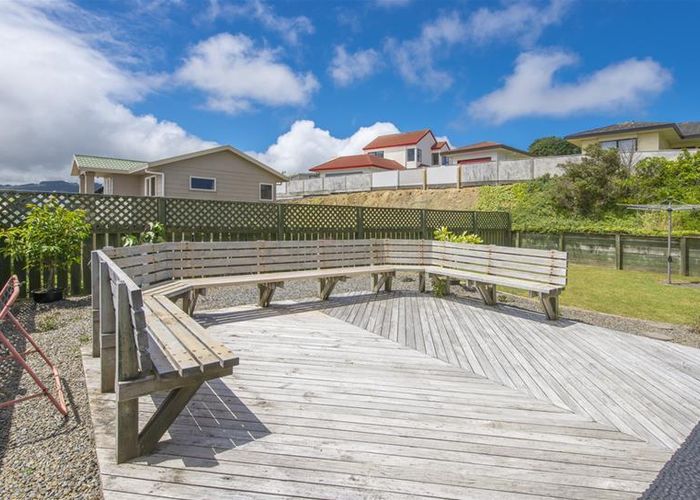  at 16 Kentwood Drive, Woodridge, Wellington