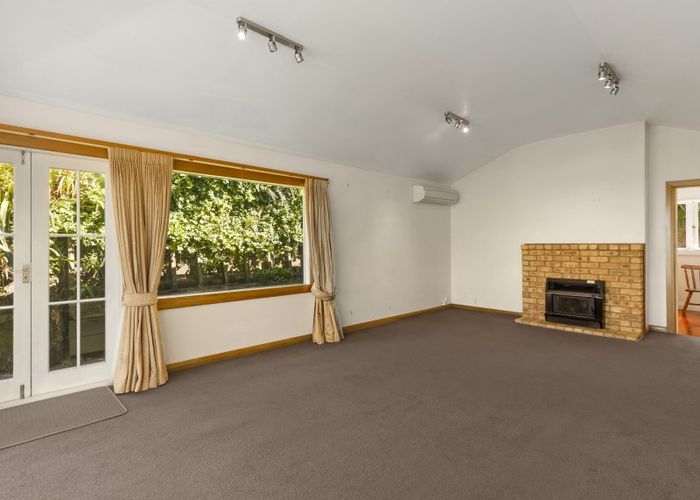  at 1 Church Lane, Point Howard, Lower Hutt
