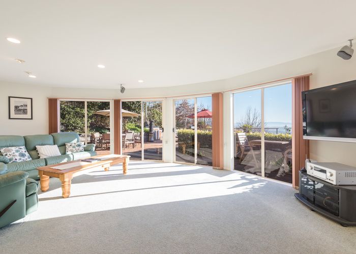  at 2 Valhalla Close, Richmond