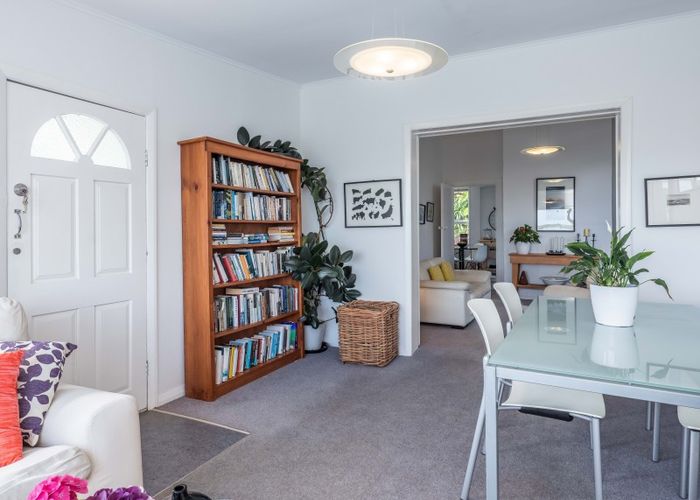  at 190 The Esplanade, Island Bay, Wellington