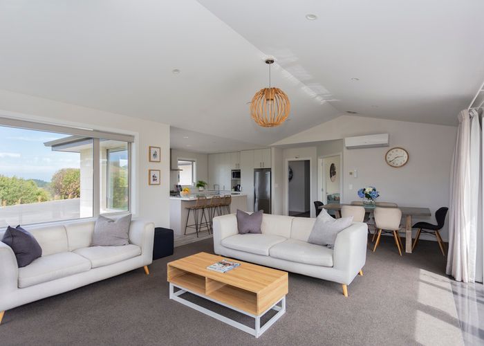  at 6/102 Beach Road, Awamoa