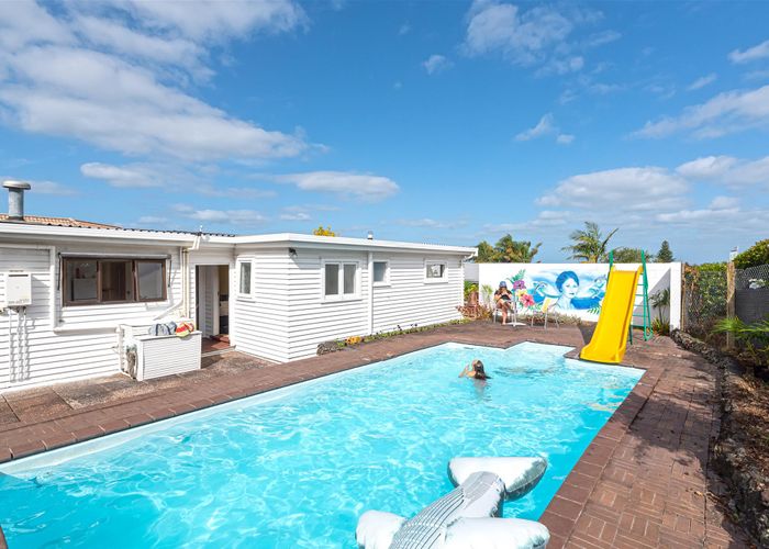  at 2/44 Quebec Road, Milford, Auckland