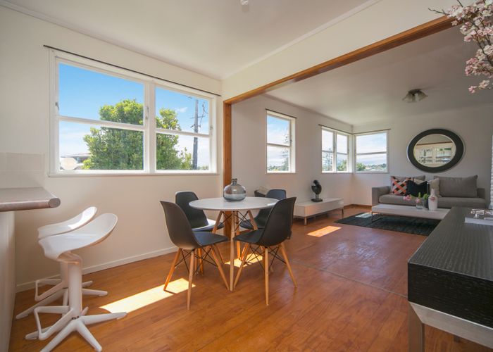  at 82 Boundary Road, Blockhouse Bay, Auckland