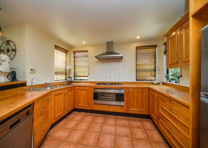  at 44 Ruapehu Drive, Fitzherbert, Palmerston North