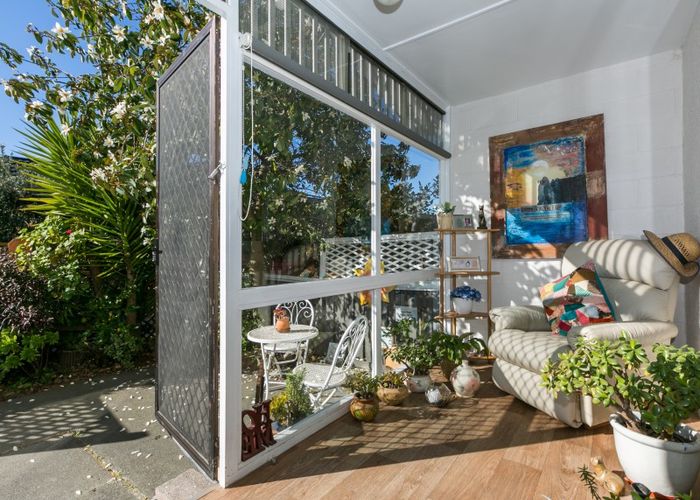  at 2/168 Gloucester Street, TARADALE, NAPIER