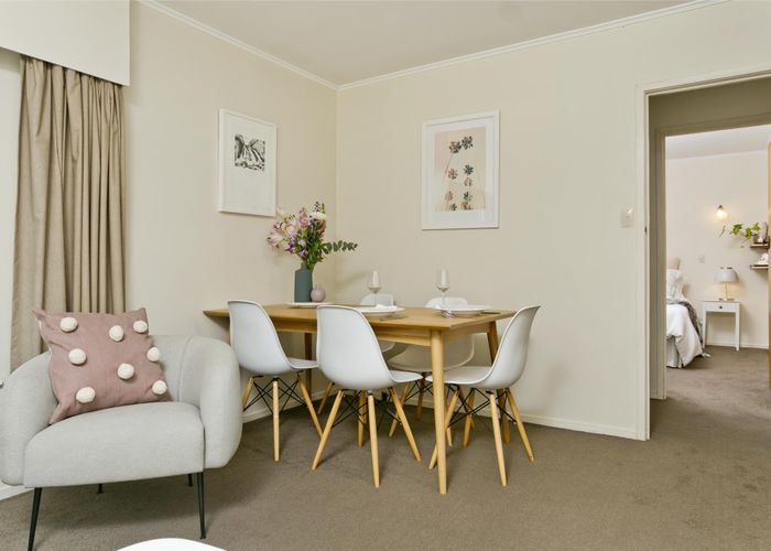  at 2/10 Nea Place, Hillcrest, Auckland