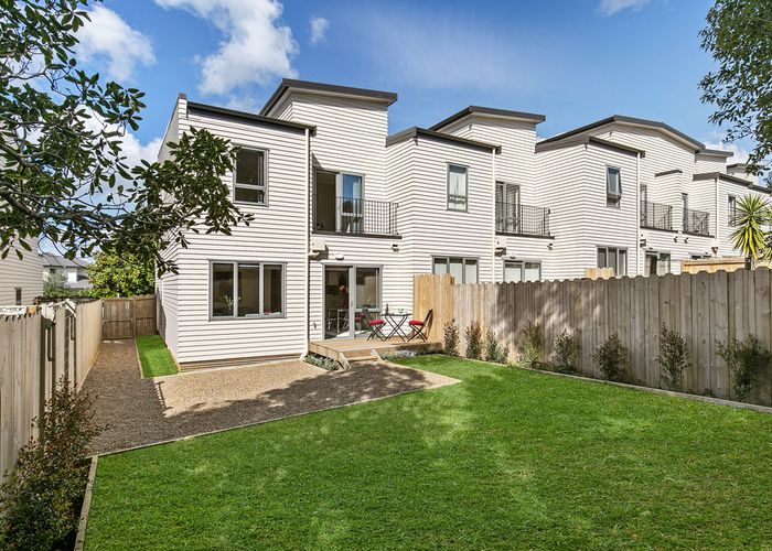  at 16 Chapel Road, Flat Bush, Auckland
