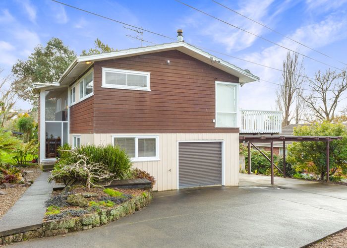  at 32 Lyndhurst Road, Te Atatu South, Auckland