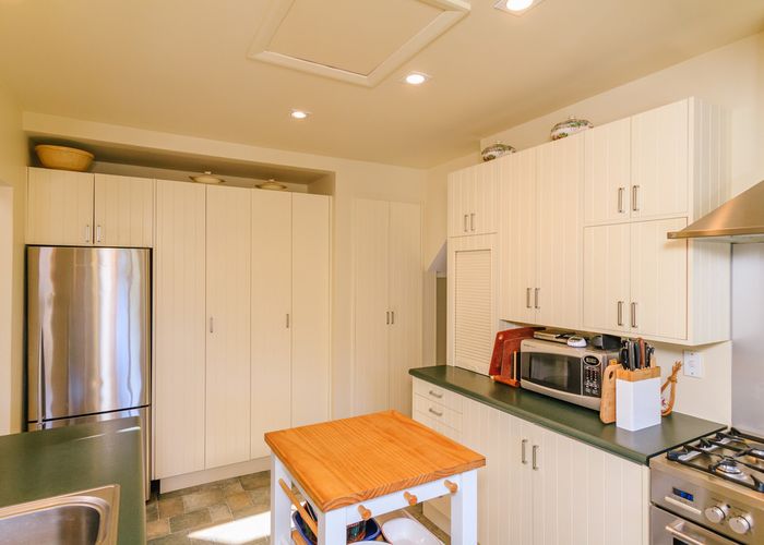  at 17 Pitoitoi Road, Days Bay, Lower Hutt