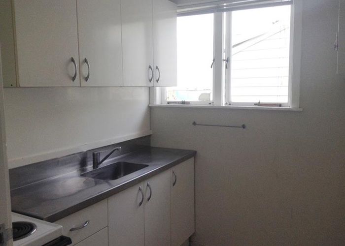  at 2/10 Croydon Road, Mount Eden, Auckland