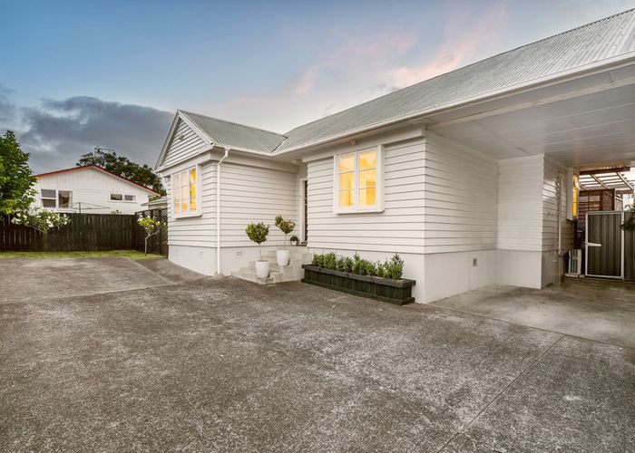  at 2/137 Abbotts Way, Remuera, Auckland