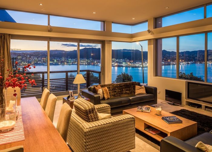  at 15 The Crescent, Roseneath, Wellington