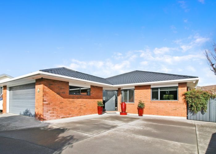  at 6 Manuka Place, Whalers Gate, New Plymouth