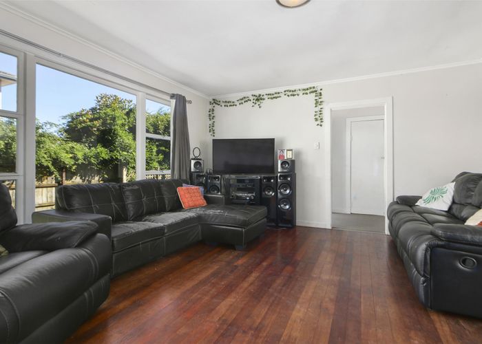  at 43 Garelja Road, Henderson, Auckland