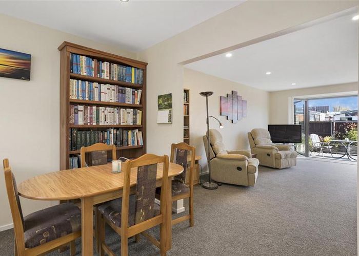  at 2/15 Wyndham Street, Papanui, Christchurch