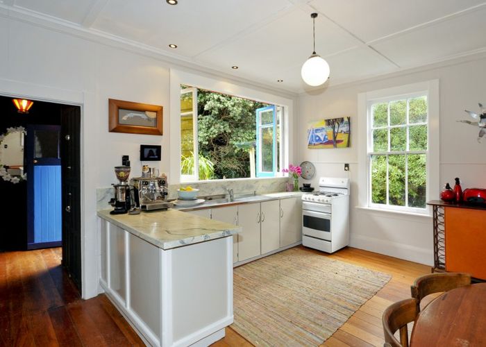  at 13 Cave Road, Houghton Bay, Wellington