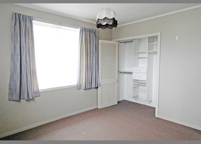  at 25 Dellwood Avenue, Henderson, Auckland