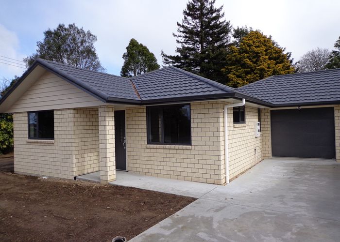  at 1/206 Te Kowhai Road, Burbush, Hamilton