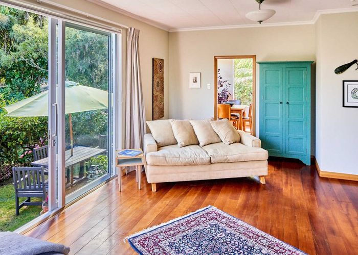  at 24 Taungata Road, York Bay, Lower Hutt