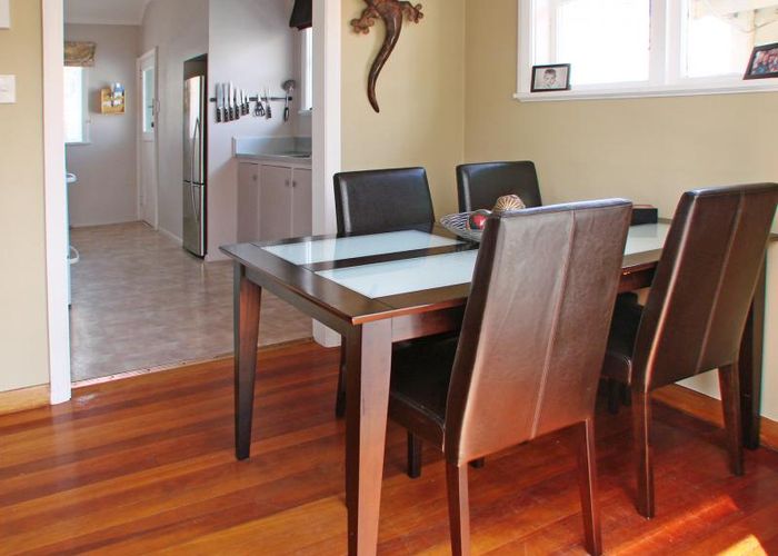  at 2/11 Naenae Road, Naenae, Lower Hutt