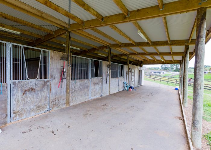  at 814 Paparata Road, Bombay